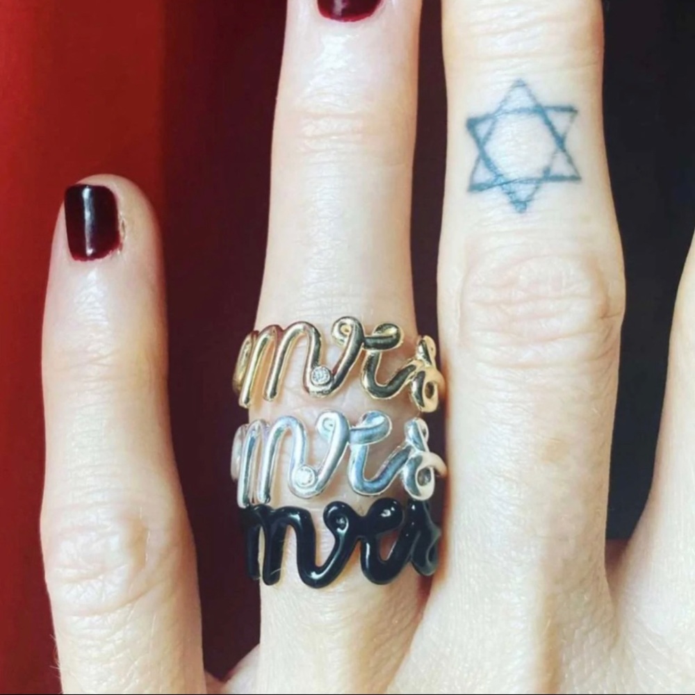 Nora Kogan “Mrs” ring with Diamond